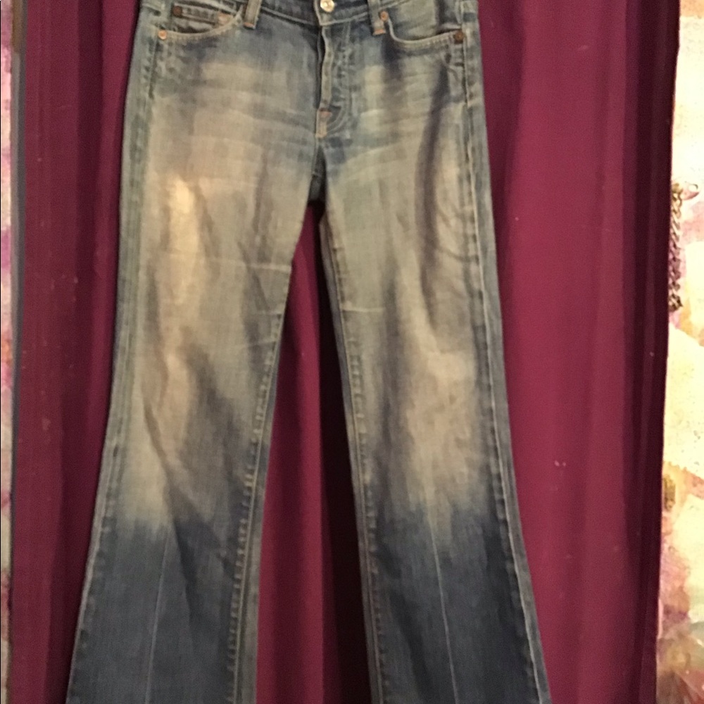 Ladies distressed eans